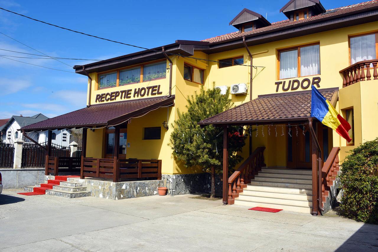 Hotel Tudor Ploieşti Exterior foto